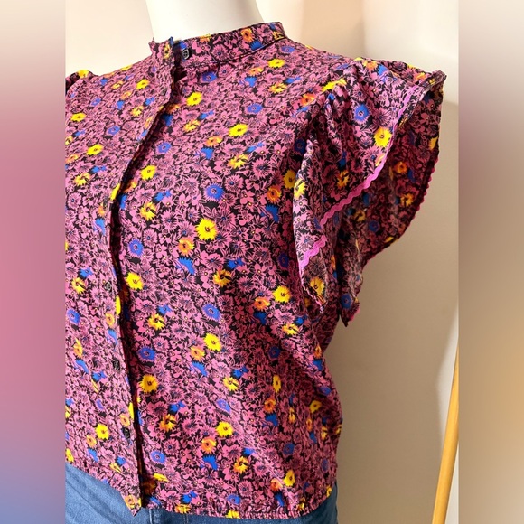 Floral Ruffle Sleeve Blouse - Picture 2 of 6